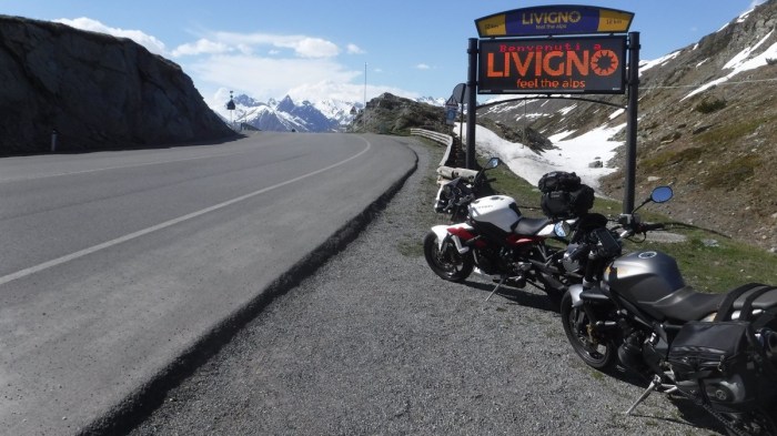 Street Triples in Livigno